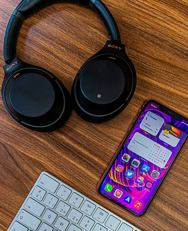 Tech & Electronics